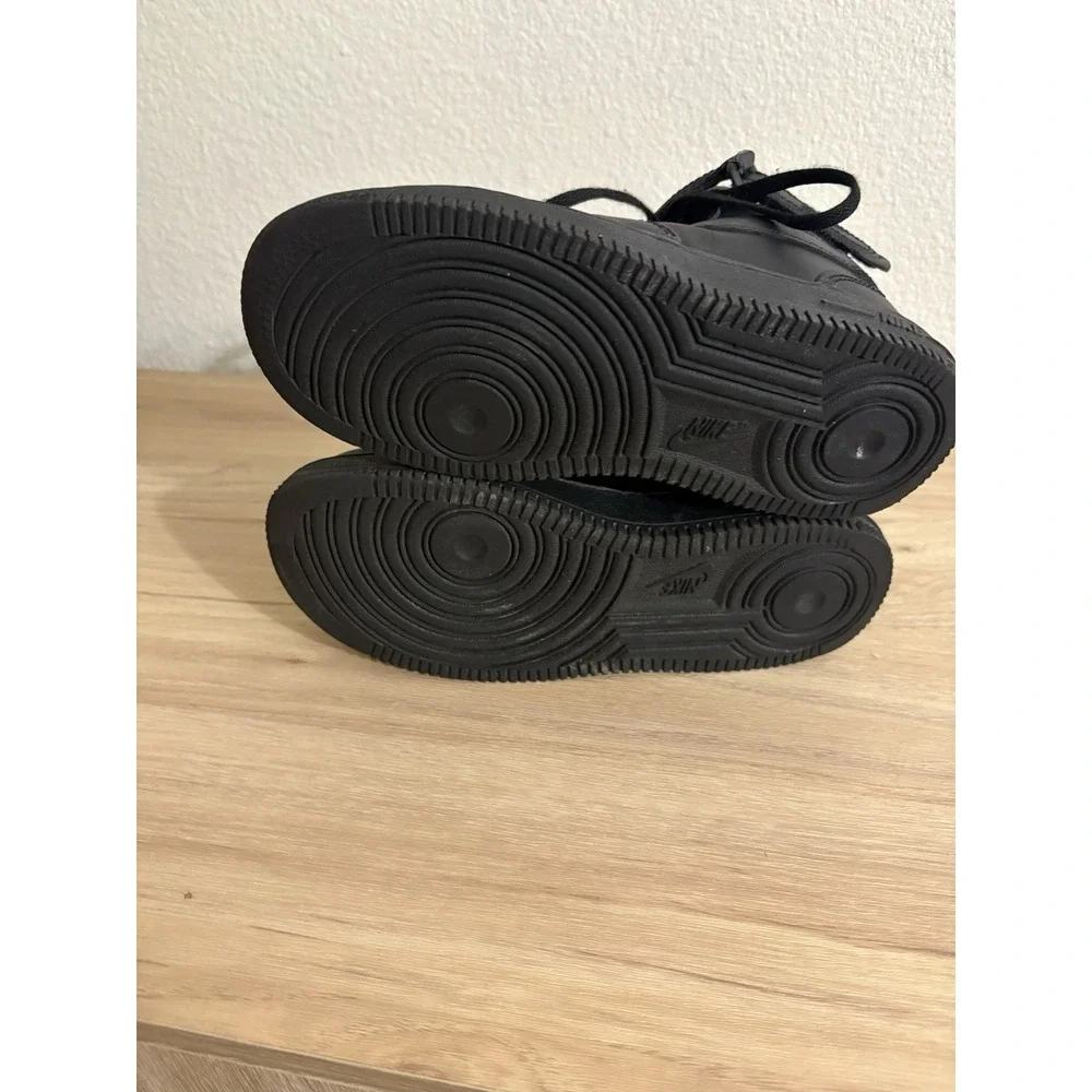 Nike Court Borough Mid 2 Unisex Kids Black Mid Top Sneakers Size 2.5 Y